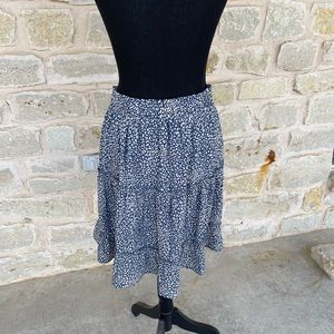 Flirty Skirt Sz L Light Greyish Blue & Wht Floral